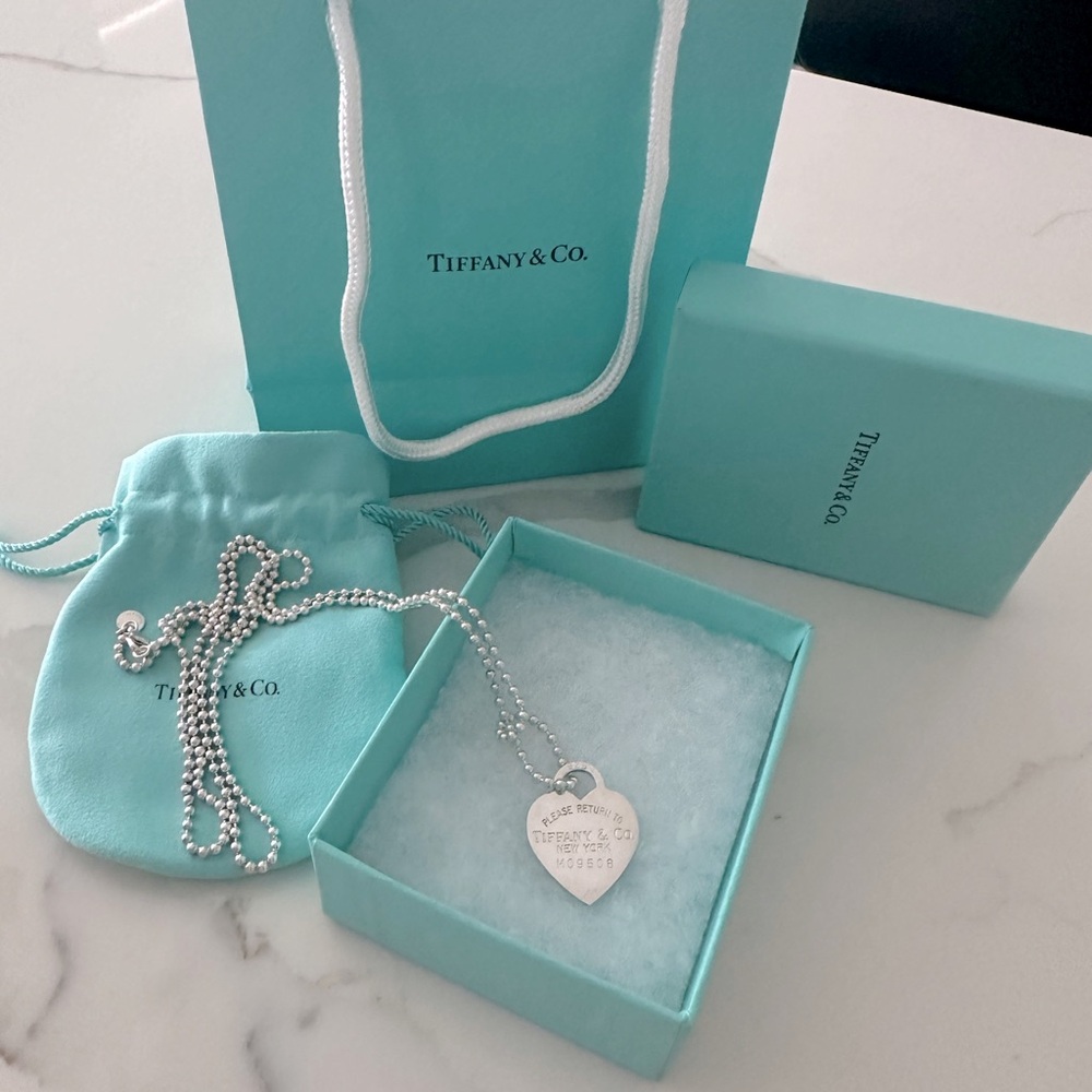 Return to Tiffany®
Heart Tag Pendant